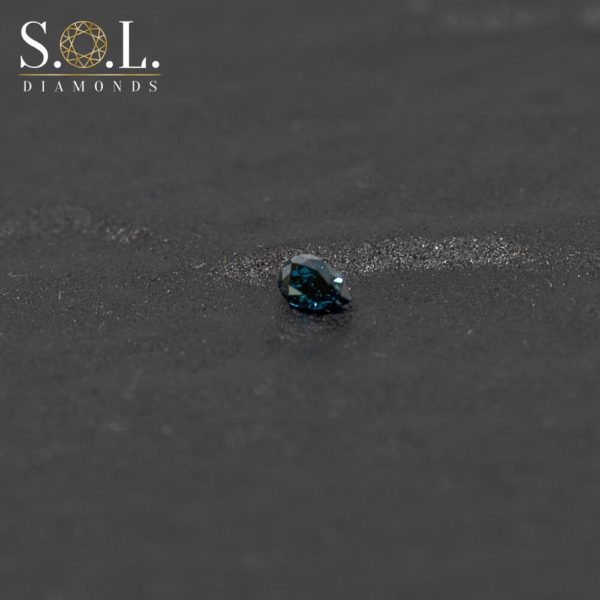 Diamant o velikostí 0,07ct. Fancy Vivid Blue/SI1-SI2