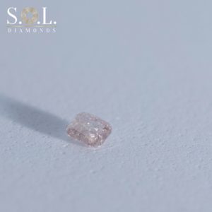 Diamant o velikostí 0,08ct. Fancy Light Pink/I3